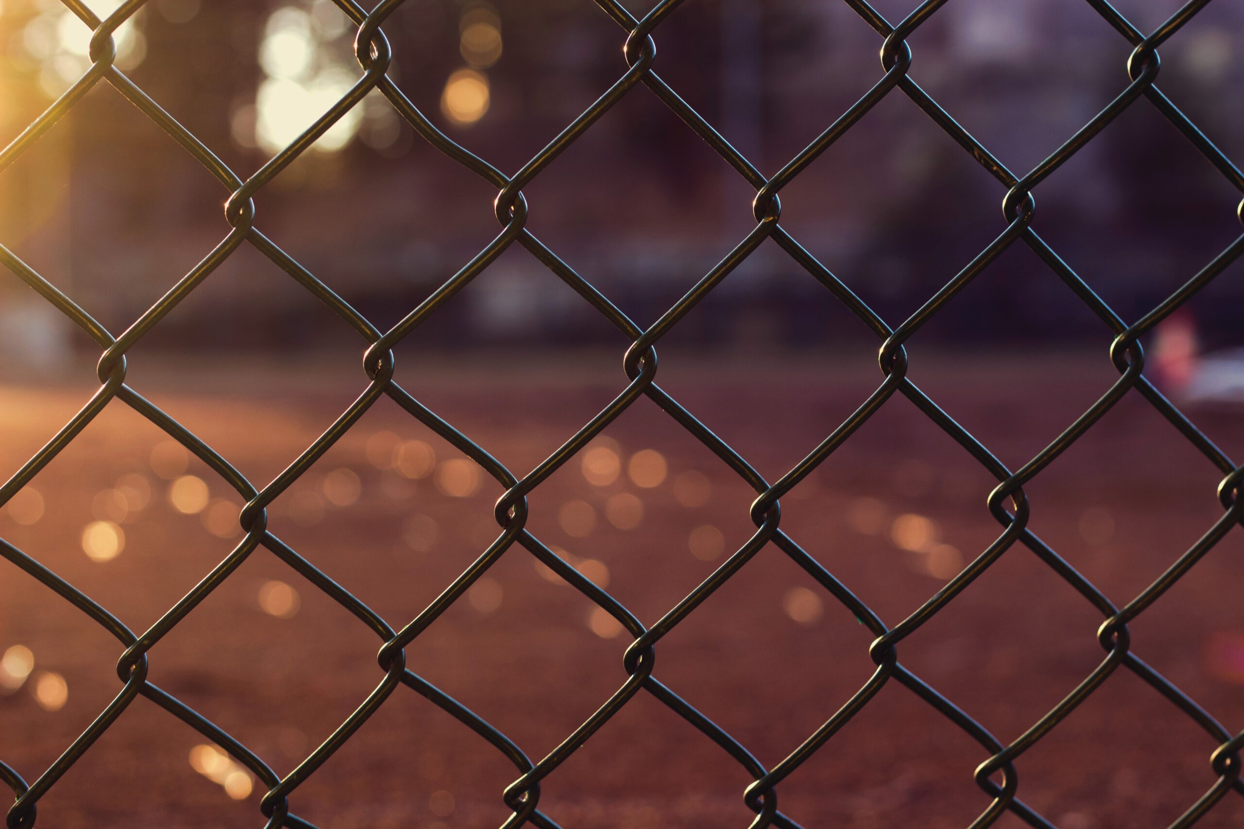 How to Choose the Best Solar Lights for Chain Link Fence