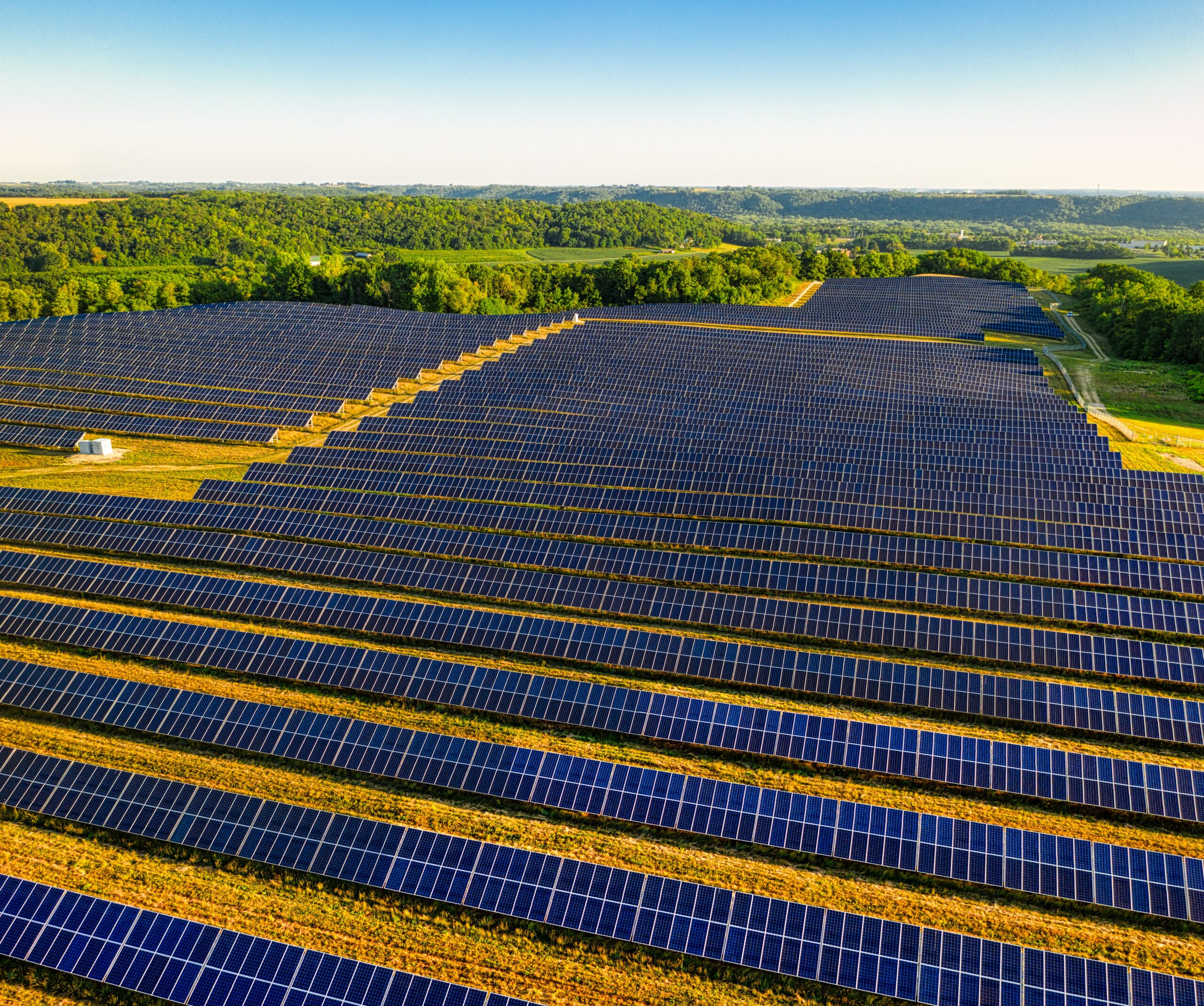 Pros and Cons of Living Near a Solar Farm - SolarSena